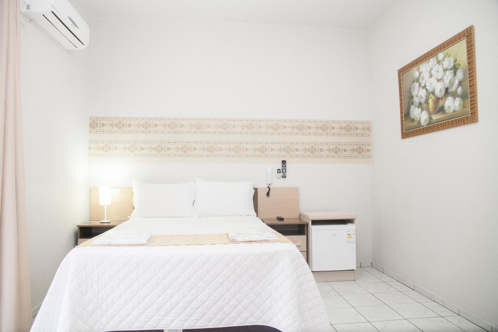 Hotel Grezelle Santa Bárbara Екстериор снимка